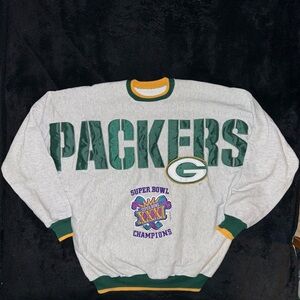 -Vintage 90s NFL Green Bay Packers Spellout Crewneck
-Size XLarge